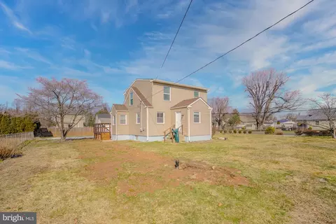 1015 Sycamore Ave, Croydon, PA 19021