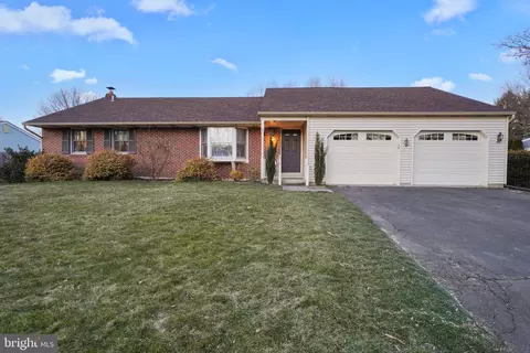 597 10th Ave, Warminster, PA 18974