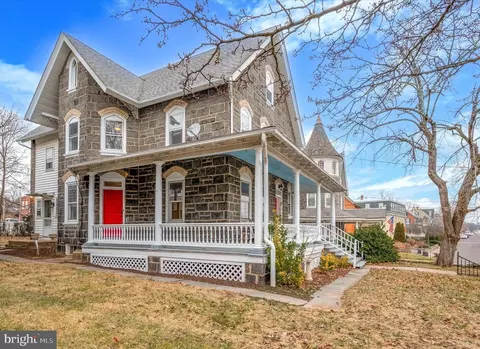 114 N 6th St, Perkasie, PA 18944