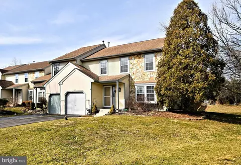 85 Laurel Cir, Newtown, PA 18940
