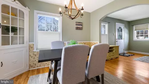 Dining - 348 Doyle St, Doylestown, PA 18901 photo 3 of 3