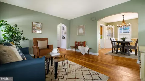 Living - 348 Doyle St, Doylestown, PA 18901 photo 1 of 4