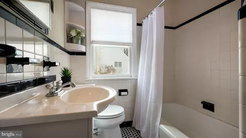 Bath - 348 Doyle St, Doylestown, PA 18901 photo 1 of 4