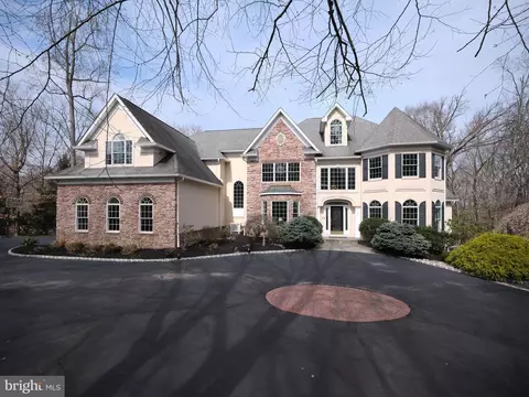 205 Burkdale Ct, New Hope, PA 18938