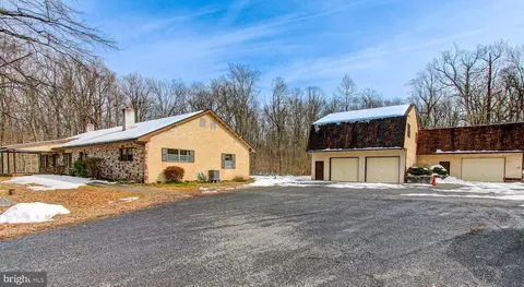 1860 Stony Garden Rd, Kintnersville, PA 18930