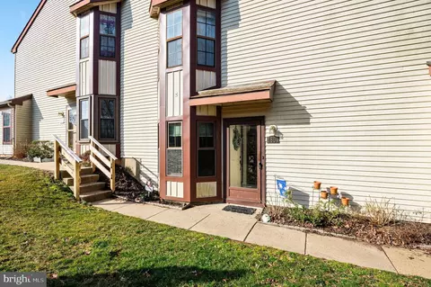1804 Clark Ct, Southampton, PA 18966