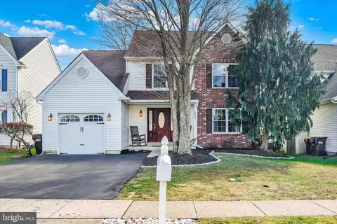 4208 Sir Andrew Cir, Doylestown, PA 18902