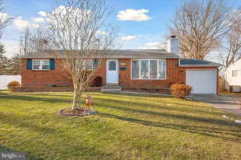 682 Roger Rd, Warminster, PA 18974