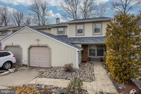 1392 Violetwood Ct, Yardley, PA 19067