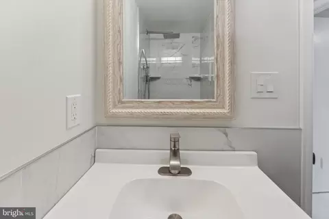 Bath - 449 Maple St, Warminster, PA 18974 photo 5 of 5