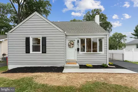 Exterior - 449 Maple St, Warminster, PA 18974 photo 2 of 11