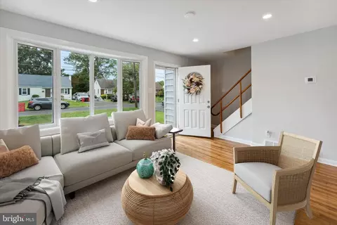 449 Maple St, Warminster, PA 18974