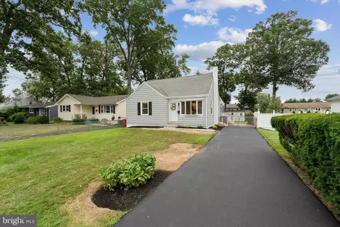 Exterior - 449 Maple St, Warminster, PA 18974 photo 1 of 11