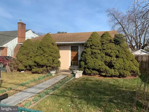 136 Belmont Ave, Croydon, PA 19021