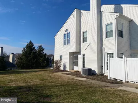 69 Portsmouth Ct, Holland, PA 18966