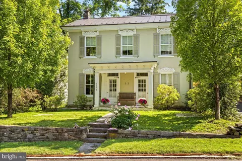 3792 Aquetong Rd, New Hope, PA 18938