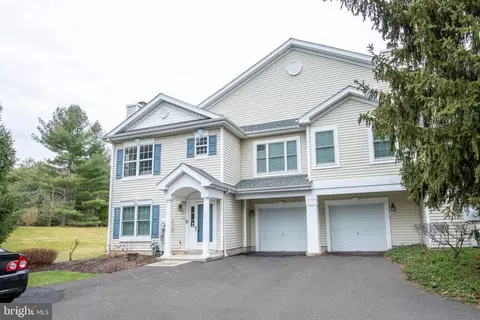 201 Willowoak Ct, Warwick, PA 18974
