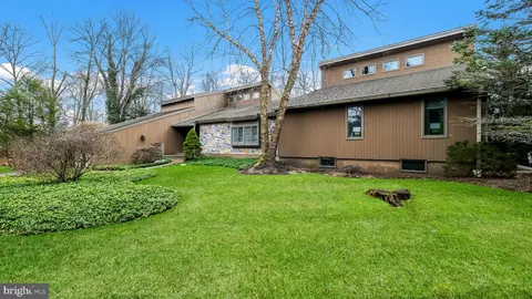 271 Pineville Rd, Newtown, PA 18940