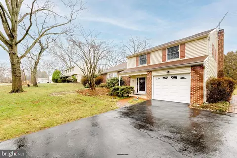 33 Mount Pleasant Dr, Southampton, PA 18966