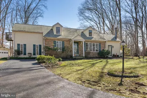 820 Hillcrest Rd, Perkasie, PA 18944