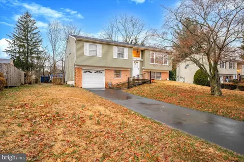 19 Maplevale Dr, Yardley, PA 19067