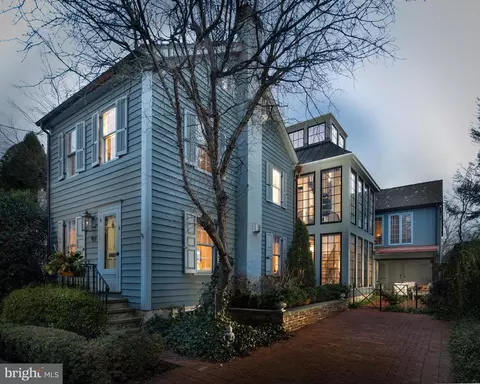 106 Penn St, Newtown, PA 18940