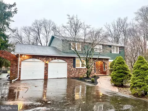1330 Strathmann Dr, Southampton, PA 18966