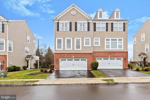 117 Carillon Hill Ln, Sellersville, PA 18960