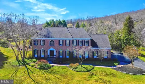 1 Hibbs Ln, New Hope, PA 18938