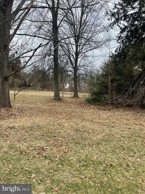 2 Hillendale Drive, Doylestown, PA 18901