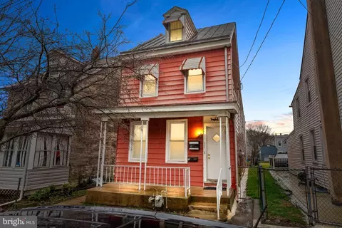 526 Swain St, Bristol, PA 19007