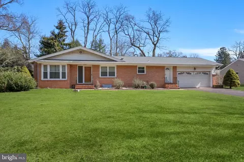 1910 Woodland Dr, Yardley, PA 19067