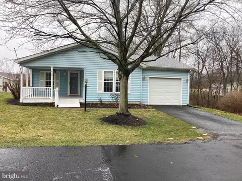 422 Thrush Ct E #E, New Hope, PA 18938