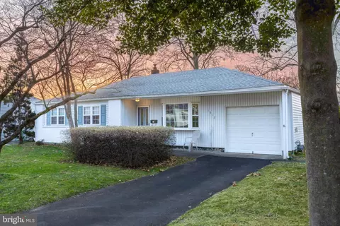 1312 Pinyon Pl, Feasterville Trevose, PA 19053