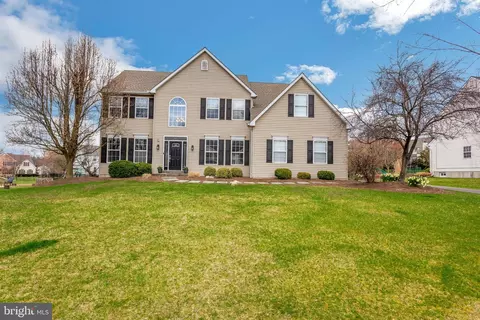 114 Crescent Dr, Chalfont, PA 18914