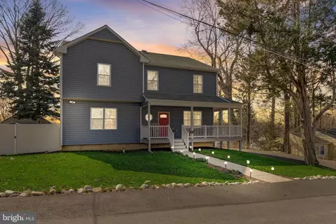423 Walnut Ave, Feasterville Trevose, PA 19053