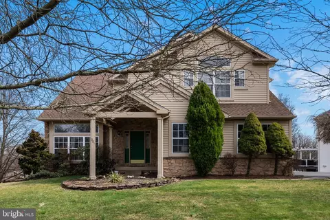 301 Sunrise Ct, Chalfont, PA 18914