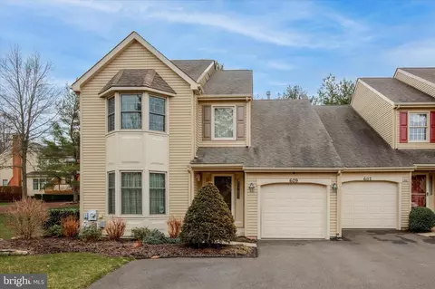 609 Chatham Ct, Chalfont, PA 18914