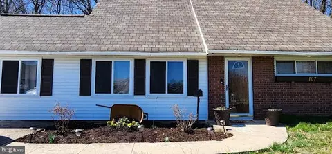 107 Vermillion Dr, Levittown, PA 19054