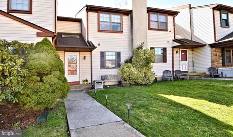 978 Browning Pl, Warminster, PA 18974