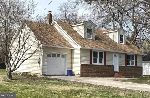 944 Wyoming Ave, Croydon, PA 19021