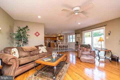79 Hellberg Ave, Chalfont, PA 18914 photo 18