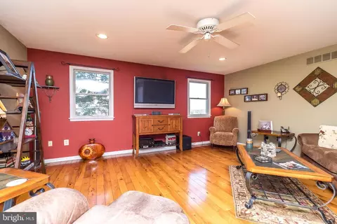 79 Hellberg Ave, Chalfont, PA 18914 photo 16
