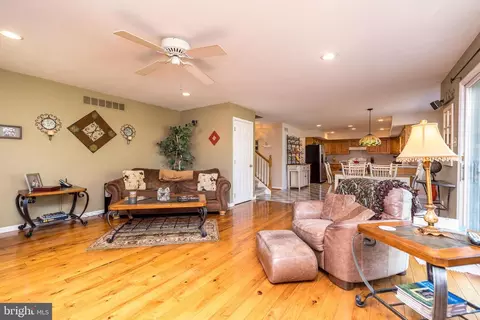 79 Hellberg Ave, Chalfont, PA 18914 photo 17