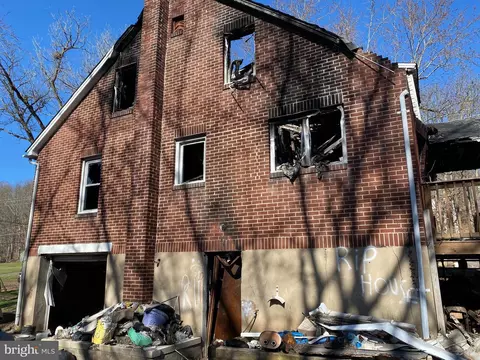 8872 Easton Rd, Ferndale, PA 18921