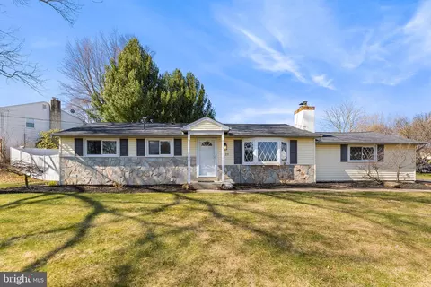 1520 Nevarc Rd, Warminster, PA 18974