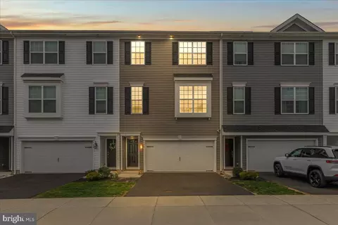 204 Pond View Ct, Quakertown, PA 18951
