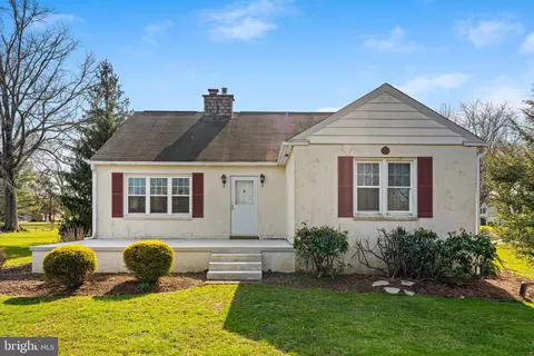2866 Pickertown Rd, Warrington, PA 18976