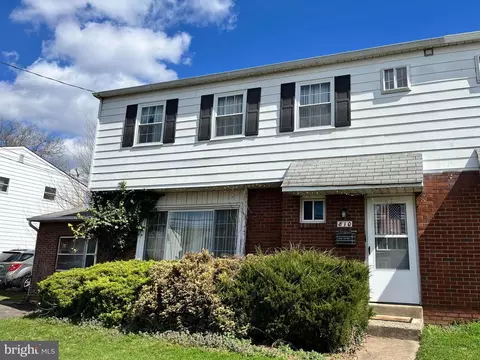 810 S Pennsylvania Ave, Morrisville, PA 19067