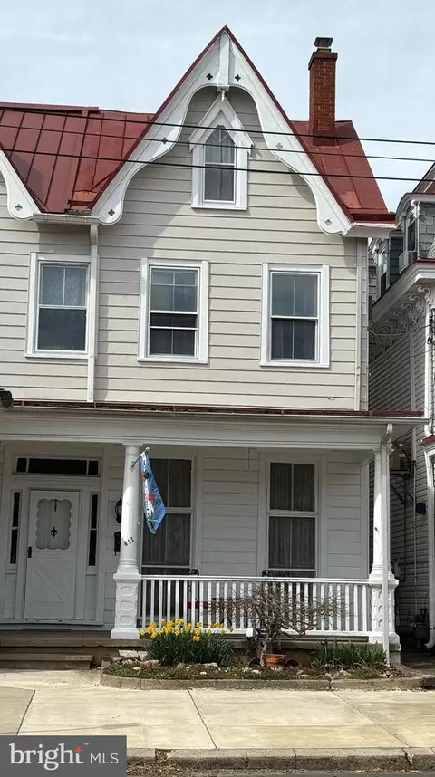 411 Radcliffe St, Bristol, PA 19007